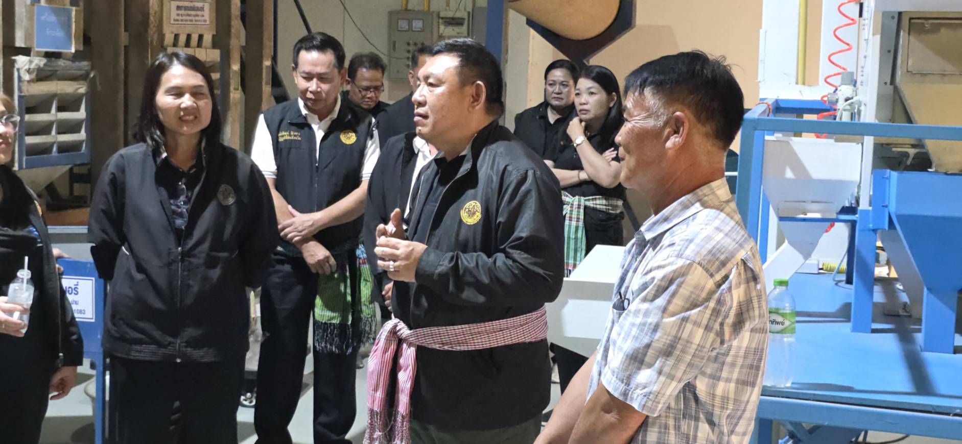 title - เลขาธิการ ส.ป.ก. ลงพื้นที่ตรวจเยี่ยมกลุ่มแปลงใหญ่ข้าวอินทรีย์ และโครงการก่อสร้างบ่อบาดาลฯ ในเขตปฏิรูปที่ดิน จังหวัดร้อยเอ็ด